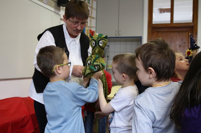 Iskolába hívogató