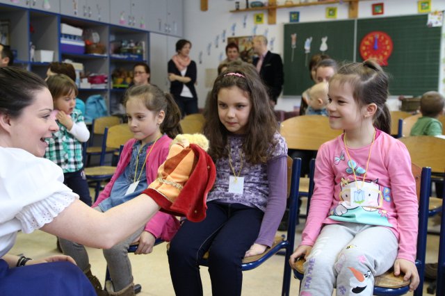 Iskolába hívogató