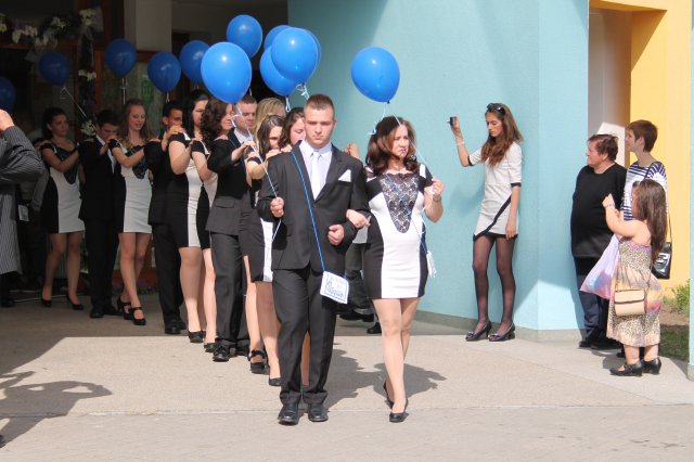 Középiskolai ballagás