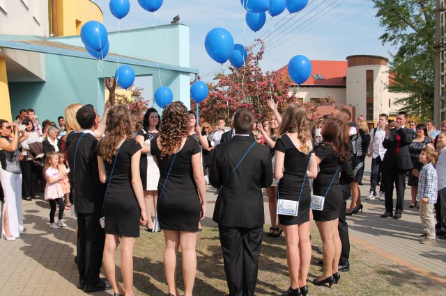 Középiskolai ballagás