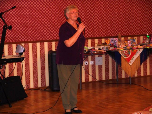 Mikulás műsor  a nyugdíjas klubban