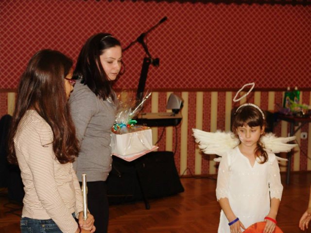 Mikulás műsor  a nyugdíjas klubban