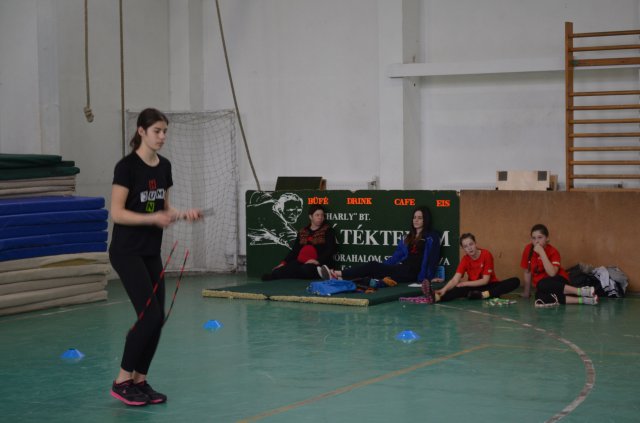 Kötélugró verseny