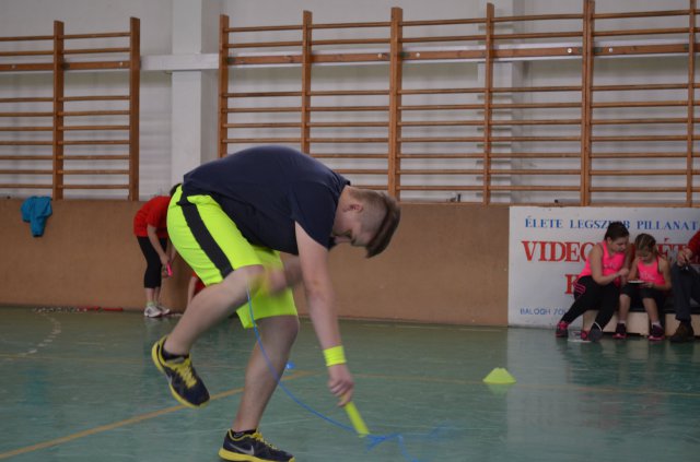 Kötélugró verseny