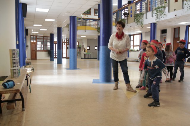 Iskolába hívogató