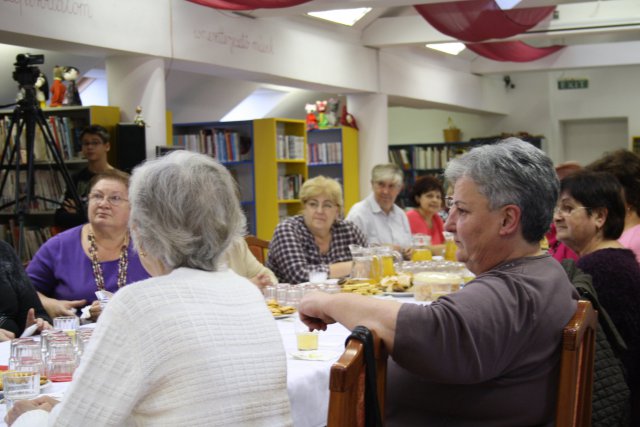 Nyugdíjas pedagógusok köszöntése