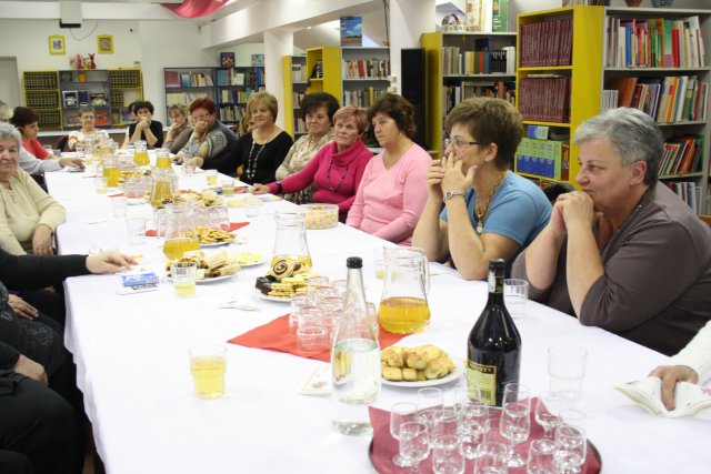 Nyugdíjas pedagógusok köszöntése