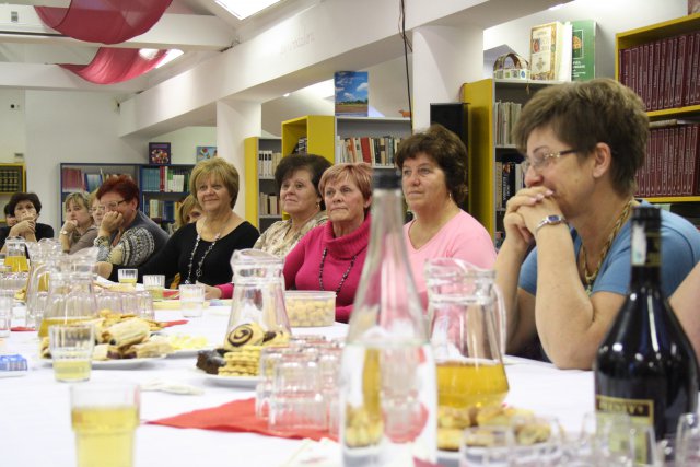 Nyugdíjas pedagógusok köszöntése