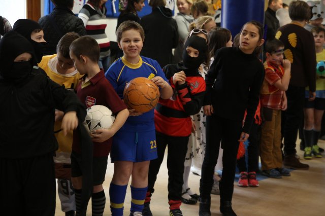 Itt a farsang áll a bál...