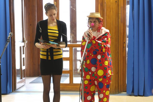 Itt a farsang áll a bál...