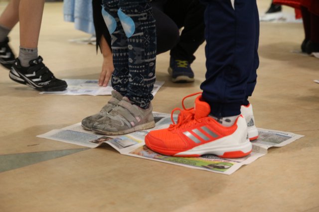 Itt a farsang áll a bál...