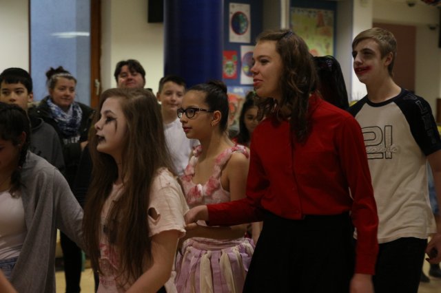 Itt a farsang áll a bál...