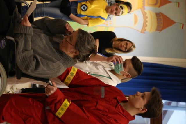 Itt a farsang áll a bál...