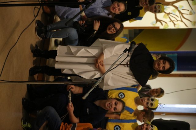 Itt a farsang áll a bál...