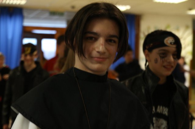 Itt a farsang áll a bál...