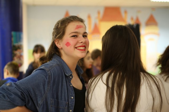 Itt a farsang áll a bál...