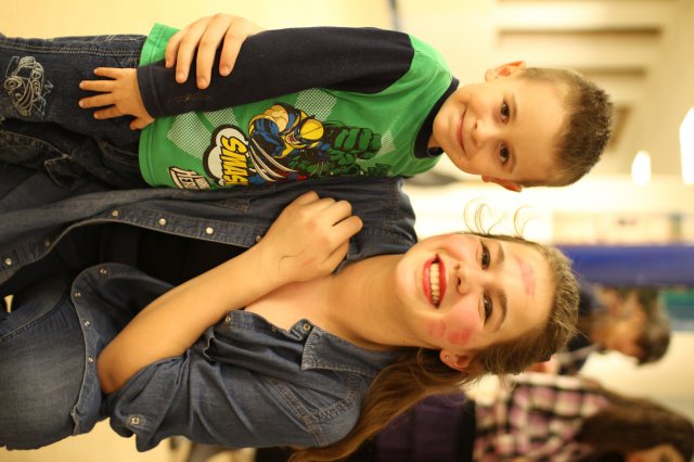 Itt a farsang áll a bál...