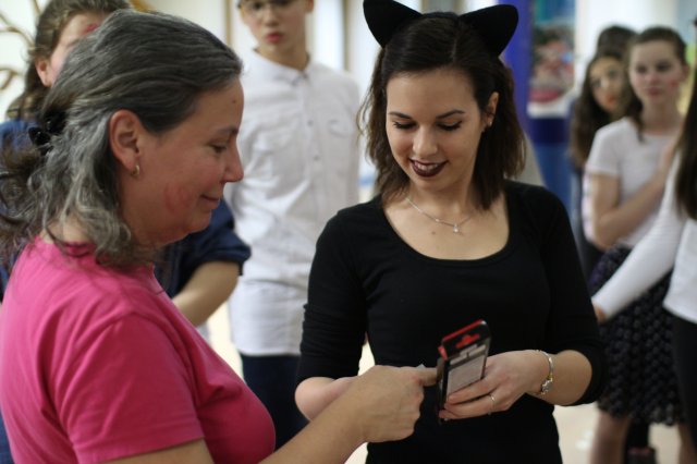 Itt a farsang áll a bál...