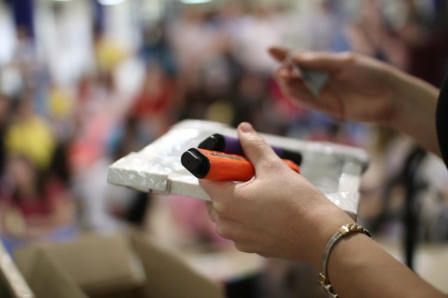 Itt a farsang áll a bál...