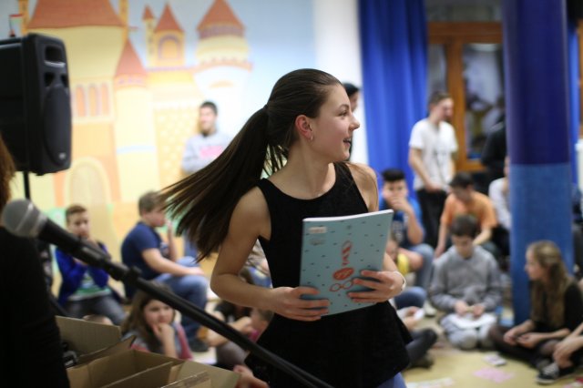 Itt a farsang áll a bál...