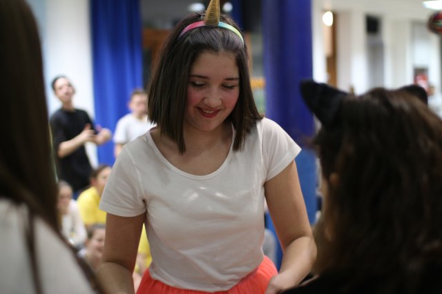 Itt a farsang áll a bál...