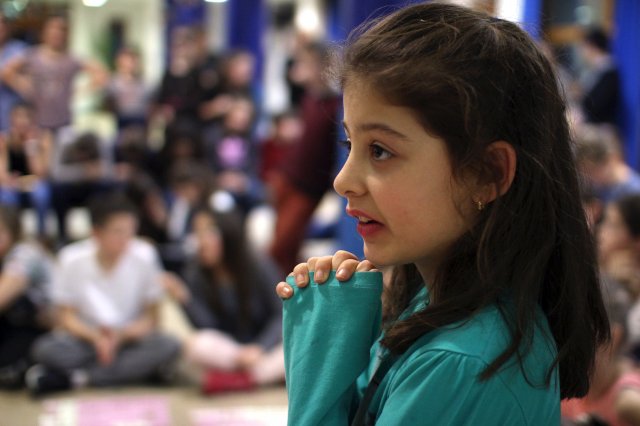 Itt a farsang áll a bál...