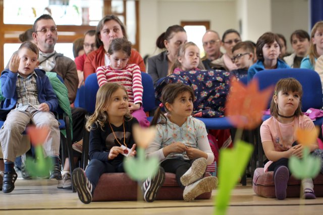 Iskolába hívogató