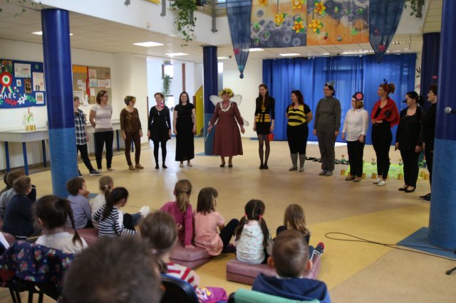 Iskolába hívogató