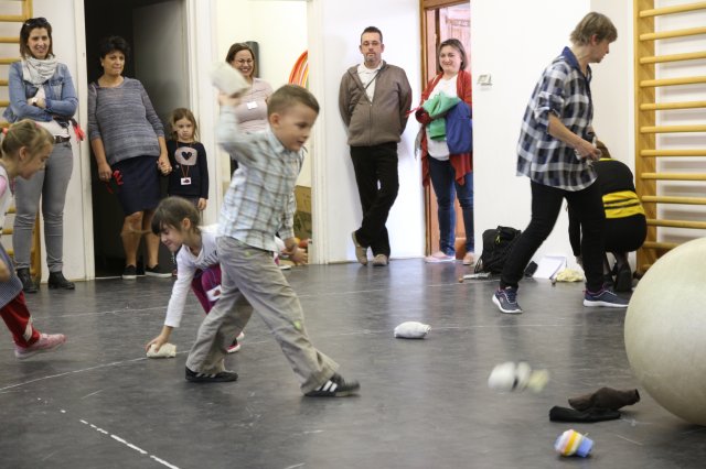 Iskolába hívogató