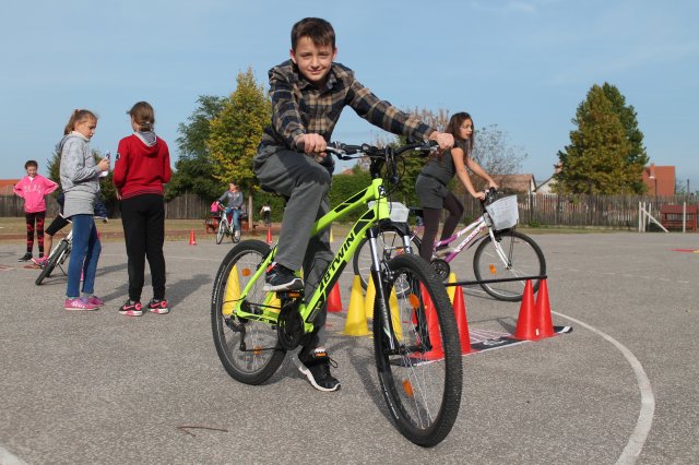 Kerékpáros ügyességi verseny