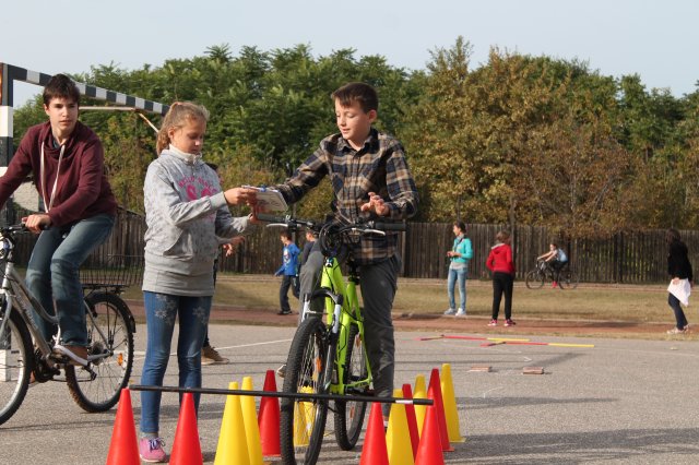 Kerékpáros ügyességi verseny