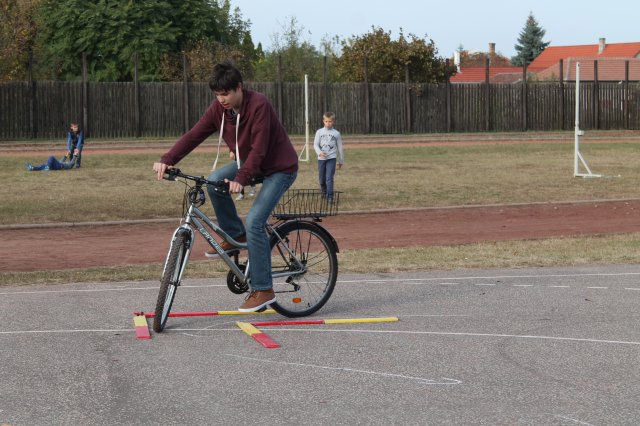 Kerékpáros ügyességi verseny