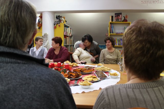 Nyugdíjas pedagógusok köszöntése