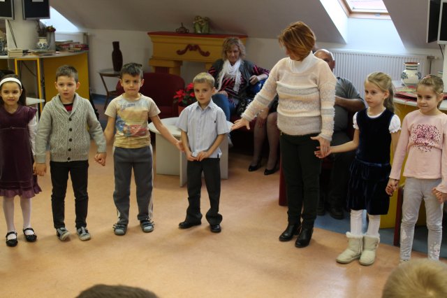 Nyugdíjas pedagógusok köszöntése