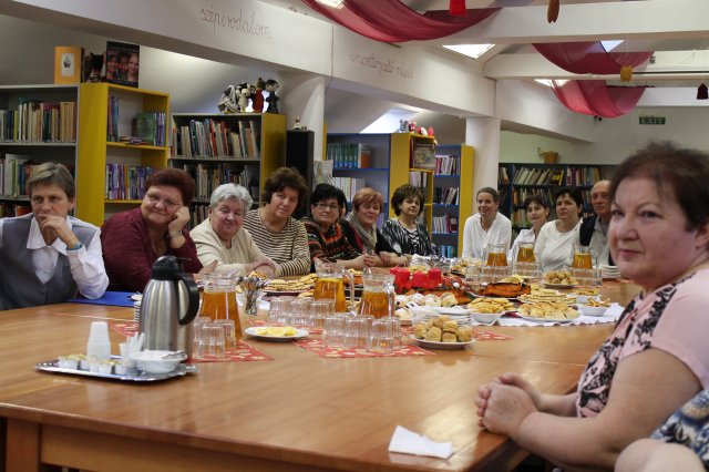 Nyugdíjas pedagógusok köszöntése