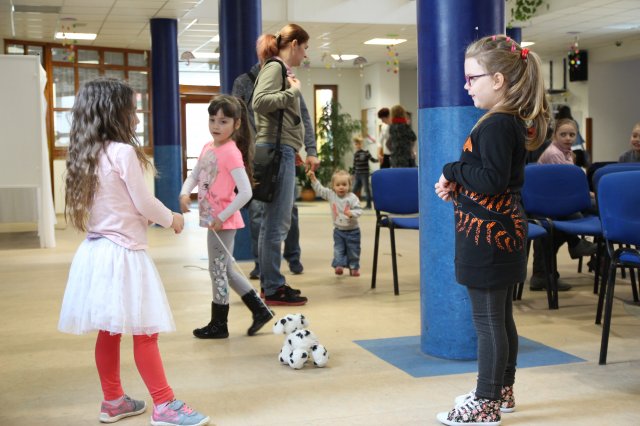 Iskolába hívogató