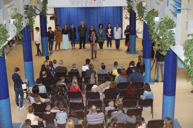 Iskolába hívogató