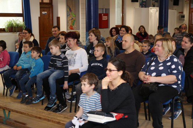 Iskolába hívogató