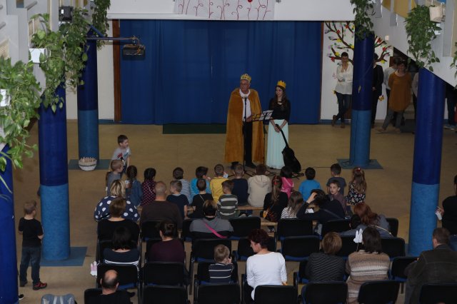 Iskolába hívogató