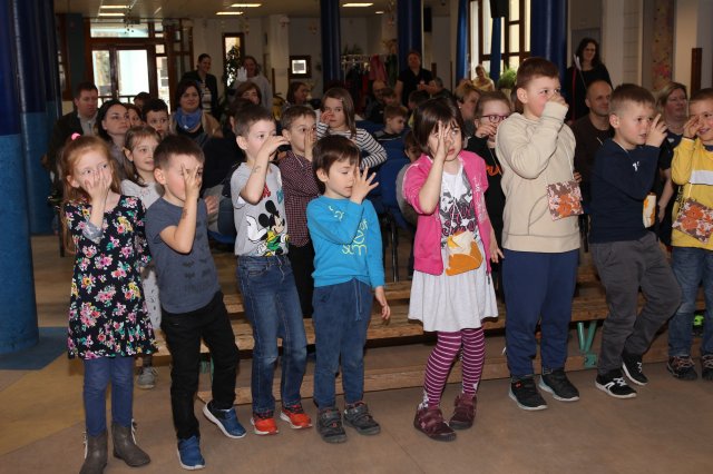 Iskolába hívogató