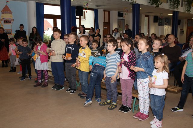 Iskolába hívogató