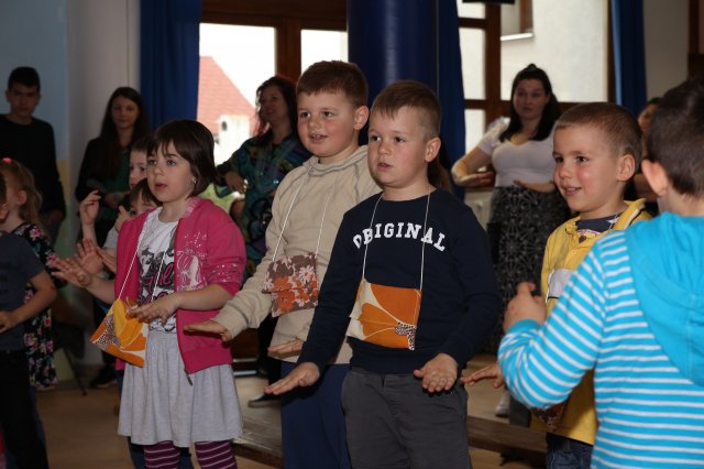 Iskolába hívogató