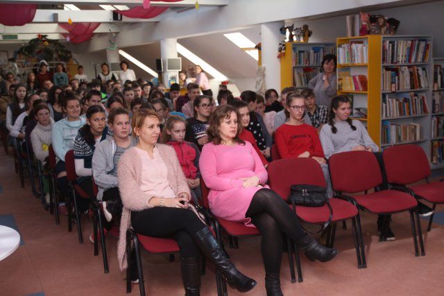 Határon innen és túl