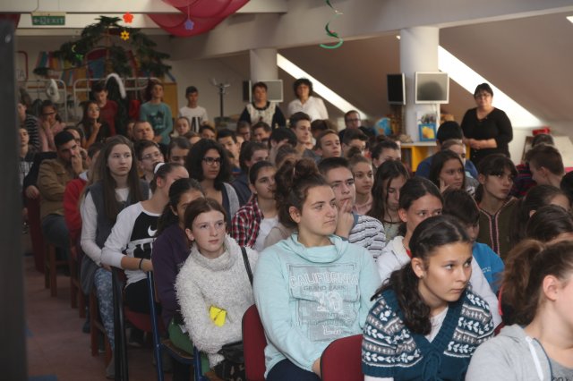 Határon innen és túl