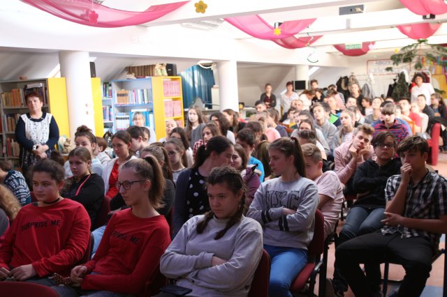 Határon innen és túl