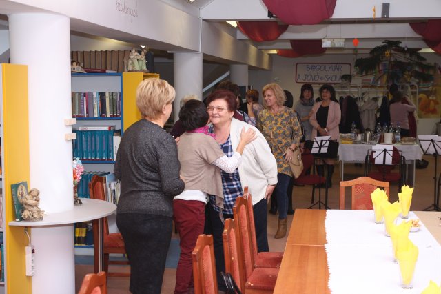 Nyugdíjas pedagógusok köszöntése