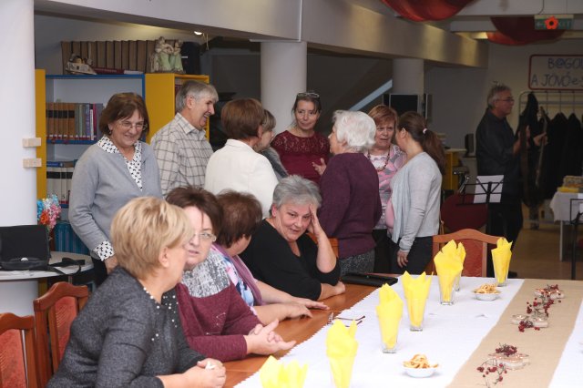 Nyugdíjas pedagógusok köszöntése