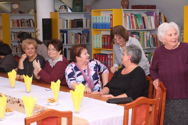 Nyugdíjas pedagógusok köszöntése