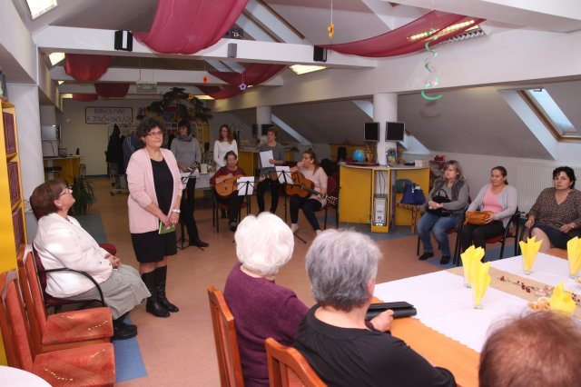 Nyugdíjas pedagógusok köszöntése