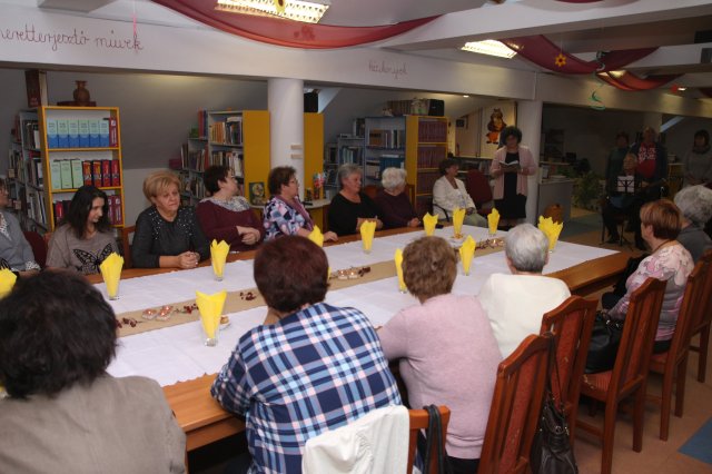 Nyugdíjas pedagógusok köszöntése